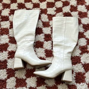 Journee Collection Womens Landree Boot with Block Heel (Wide Calf)